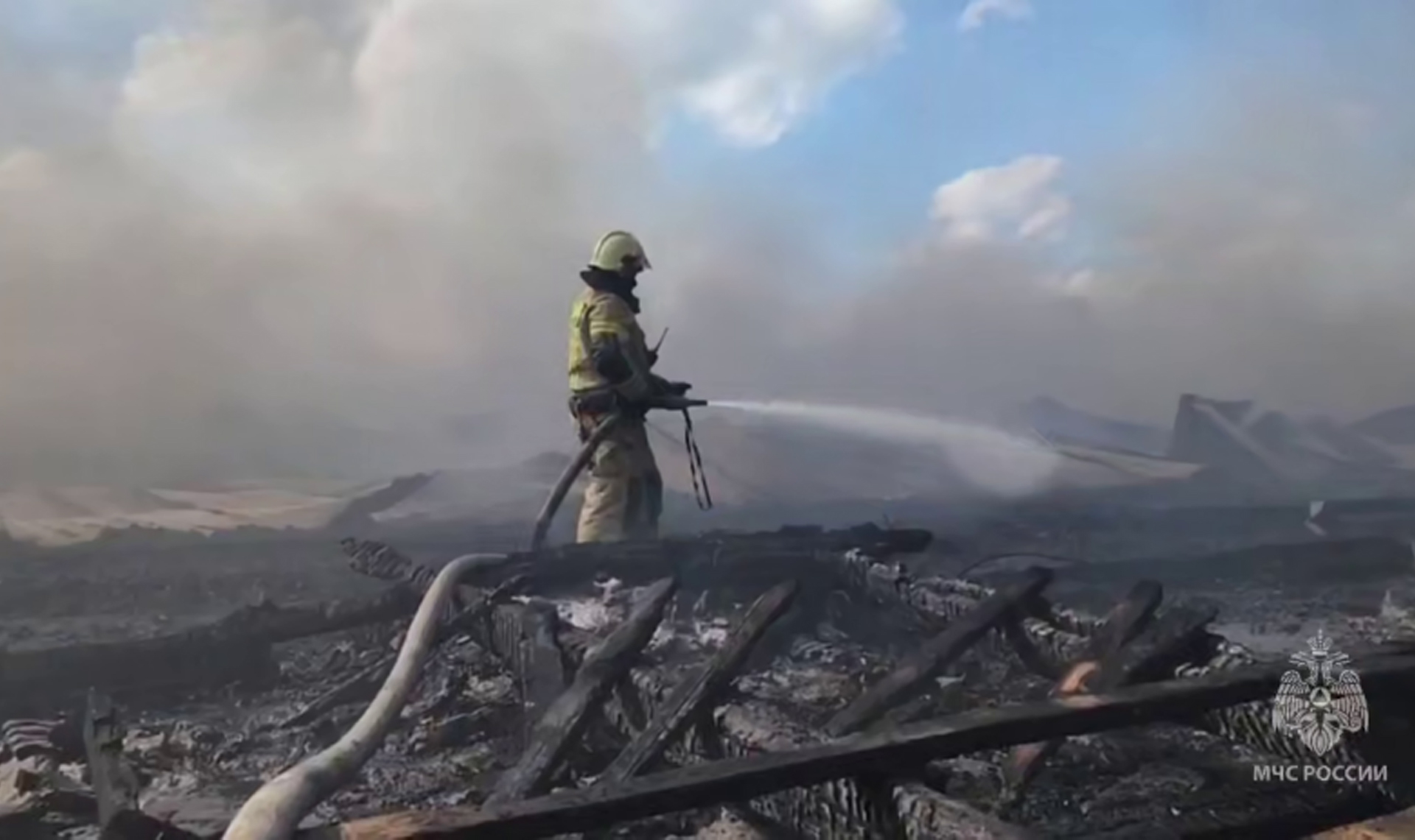 МЧС: причиной пожара на птицефабрике в Рощино стал аварийный режим работы электрооборудования