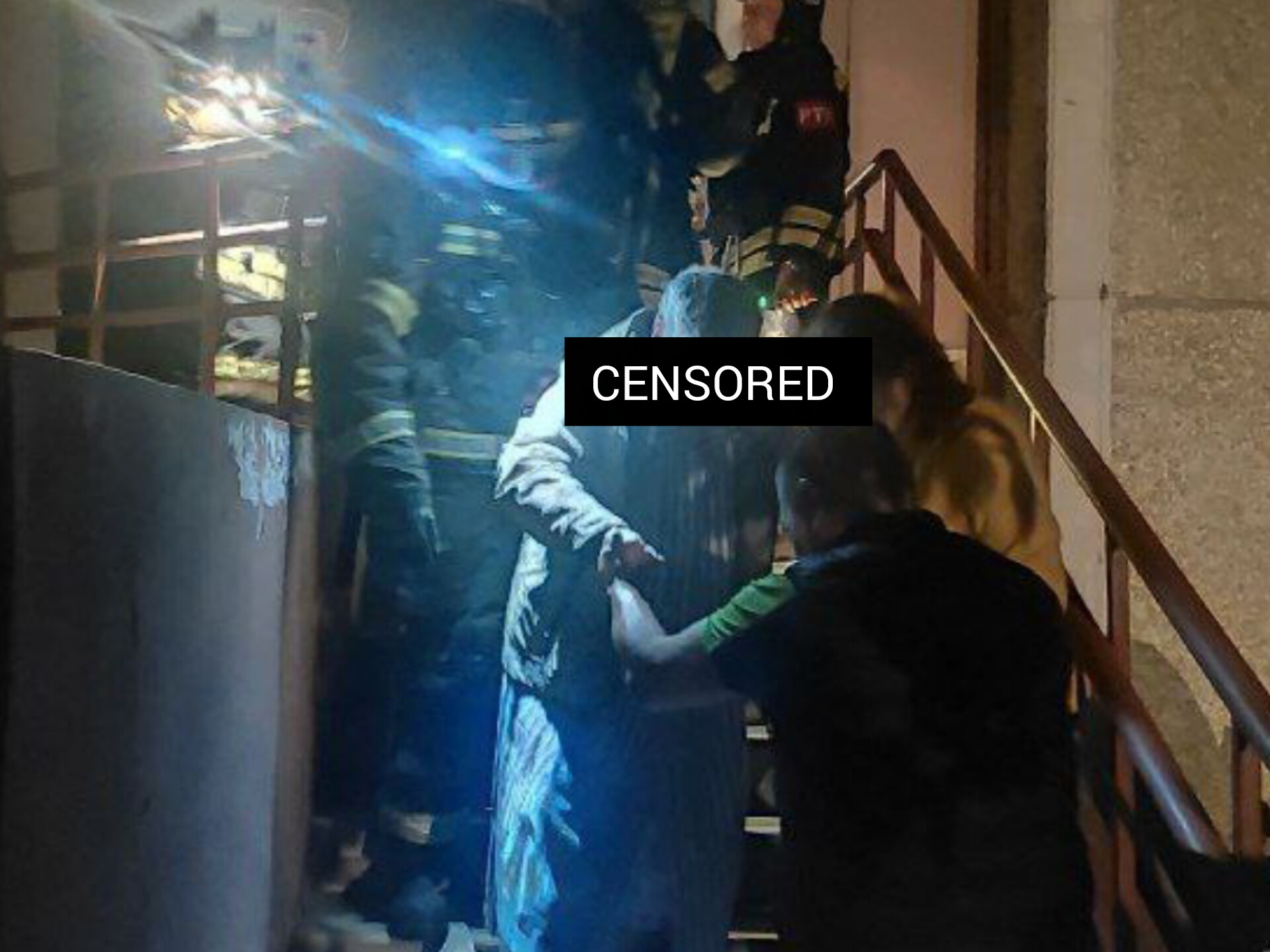 Сегодня ночью в челябинской многоэтажке на улице Работниц горели электрощитки с первого по седьмой этаж!