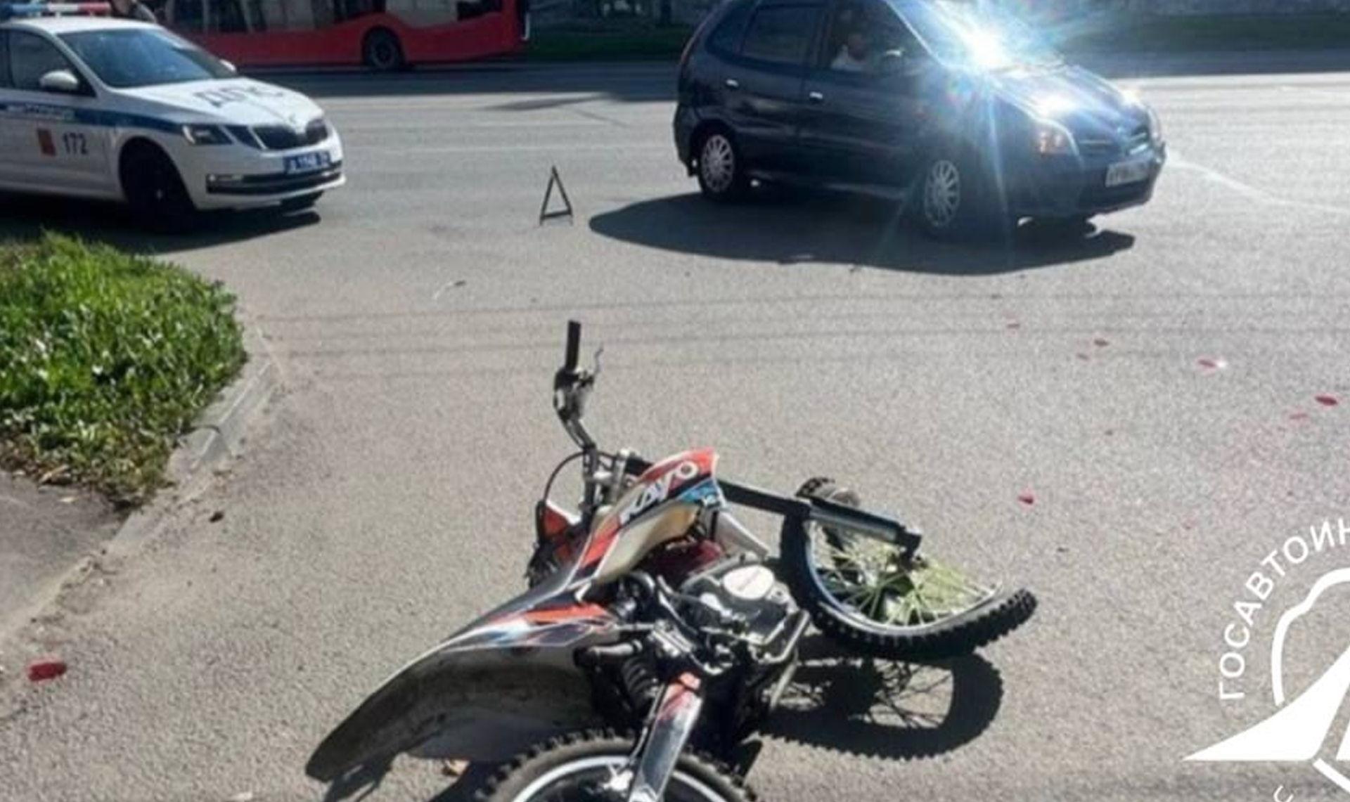 В Челябинске произошло ДТП, в котором 19-летний мотоциклист, столкнулся с автомобилем «Киа Спортедж»