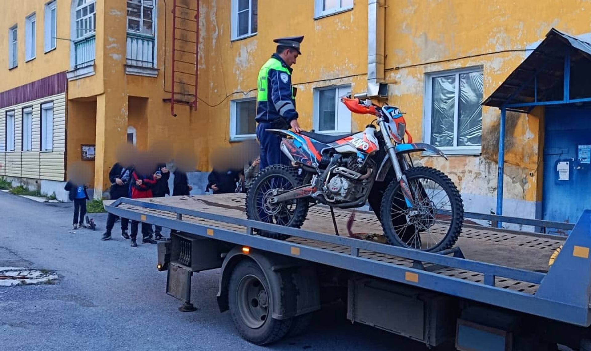 В Кусе поймали 13-летнего мальчика за управлением мотоциклом