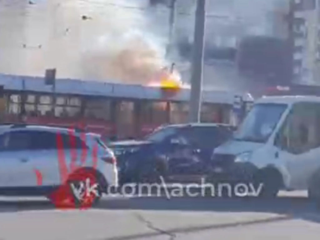 В Магнитогорске трамвай вспыхнул, когда в салоне были пассажиры! 