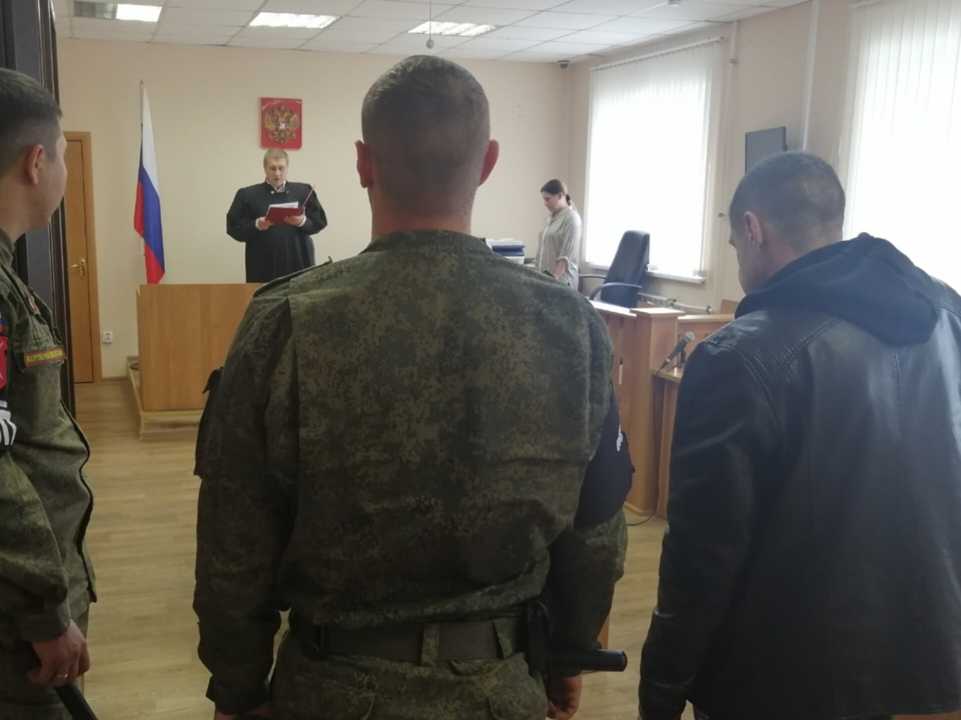 Ножом по шее! Военный зарезал супругу