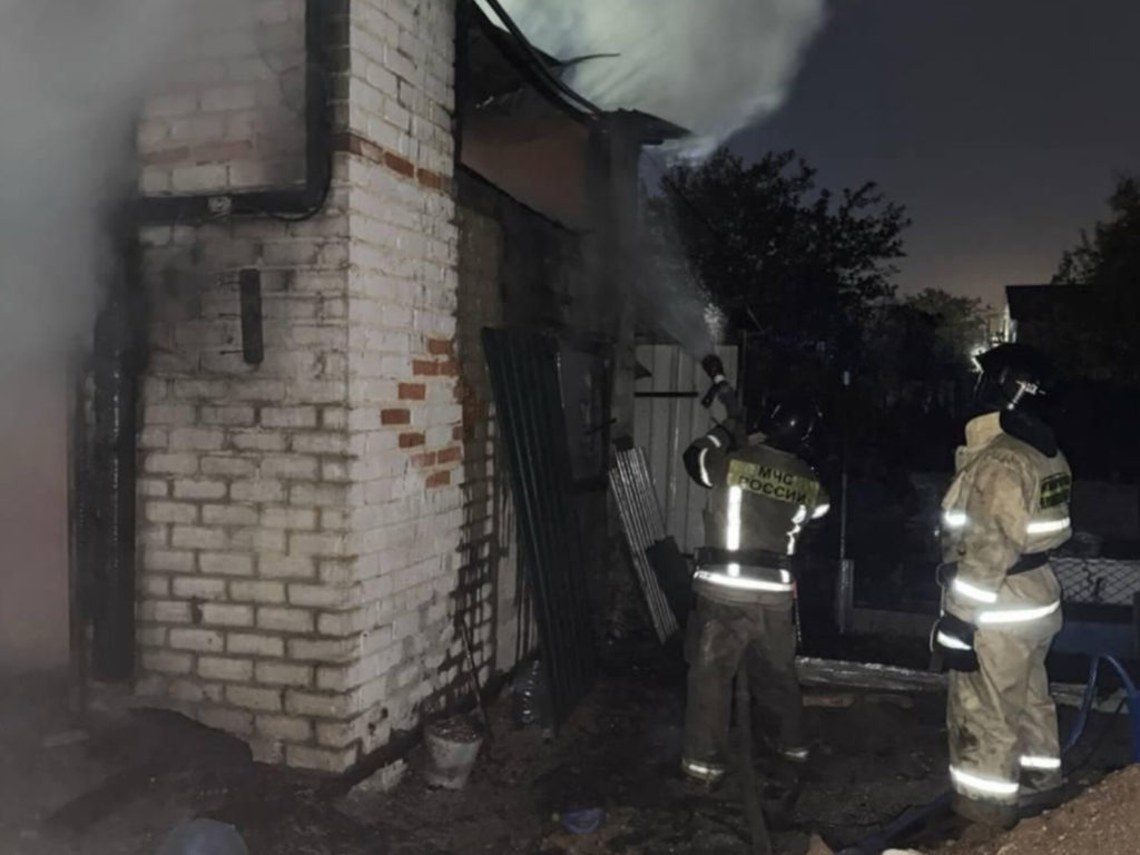 Дети чуть заживо не сгорели в челябинском СНТ "Садовод - Любитель 1" 