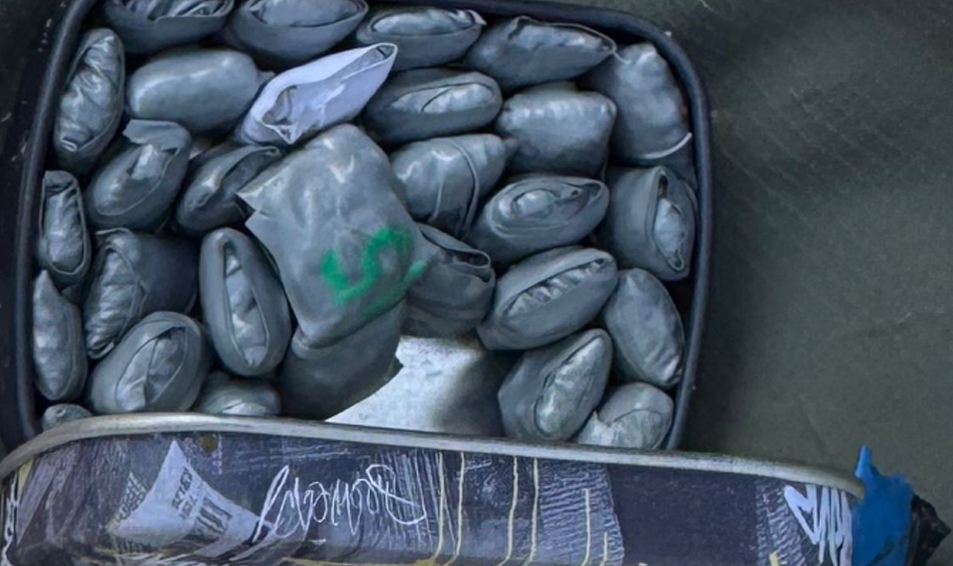 Многодетный отец попался в Челябинске с синтетикой и гашишем