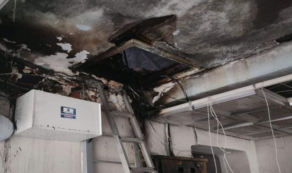 Коротнуло так, что в Коркино дымом заволокло офисное здание