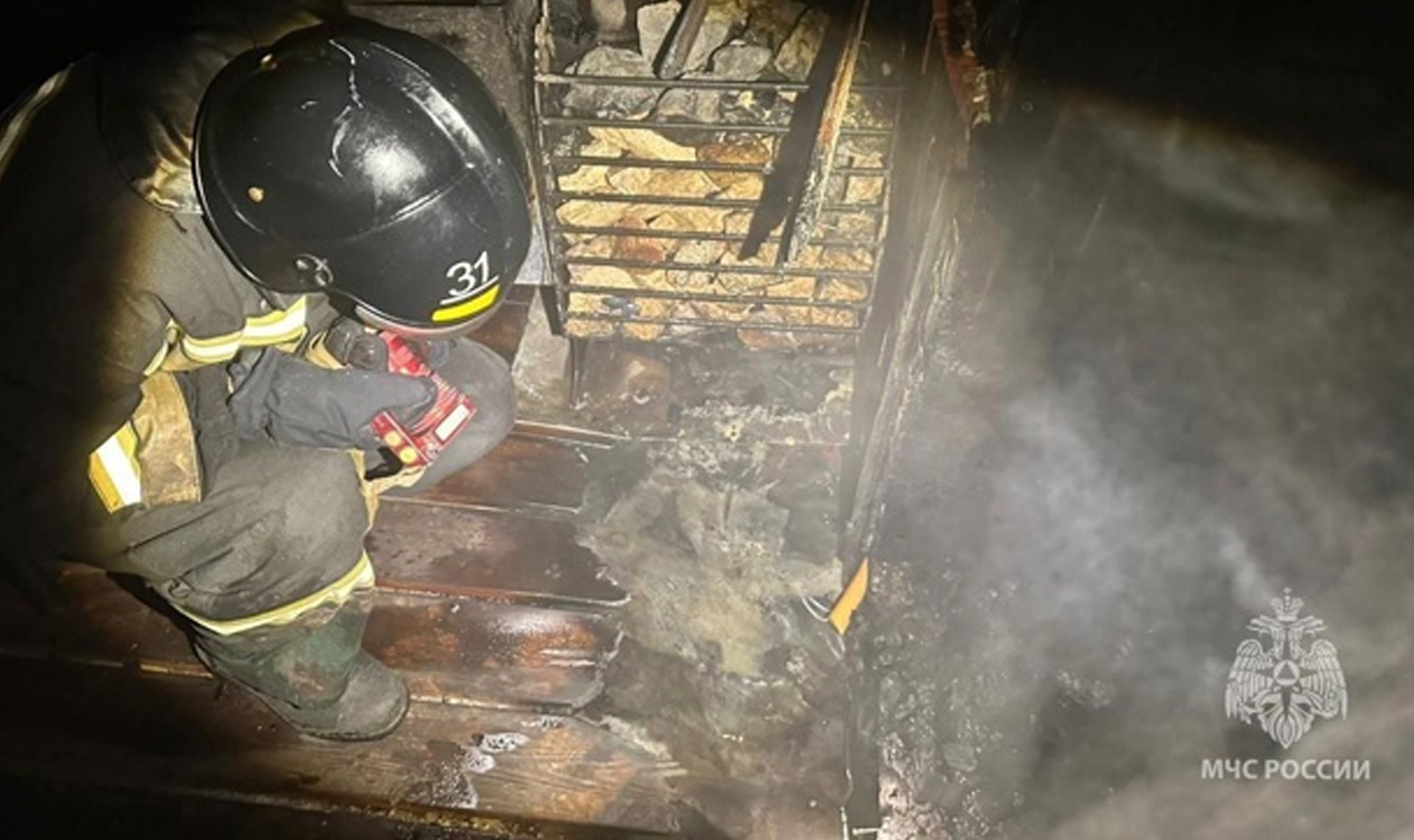 В Троицке на улице Пушкина сгорела баня