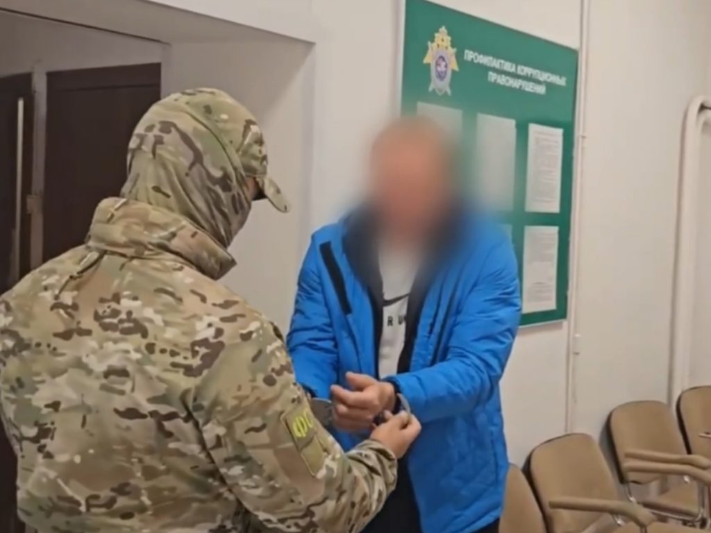 Следователи показали, как задерживали бывшего замначальника челябинской ГИБДД