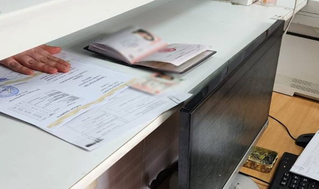 Пытались обменять поддельные права на настоящие