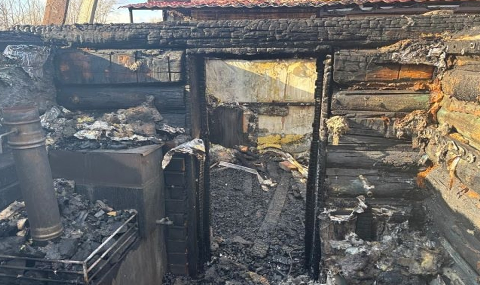 Включили неисправную стиралку и лишись бани, гаражей и обшивки дома!