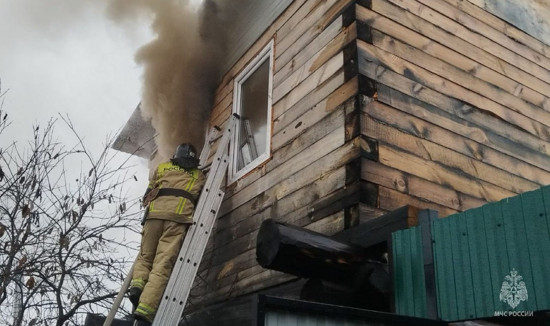 В Нязепетровске произошел пожар в детской комнате частного дома