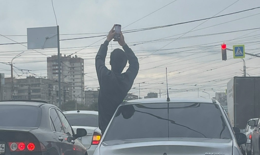 Ездил без прав, на не зарегистрированной машине: в Магнитогорске поймали 17-летнего водителя