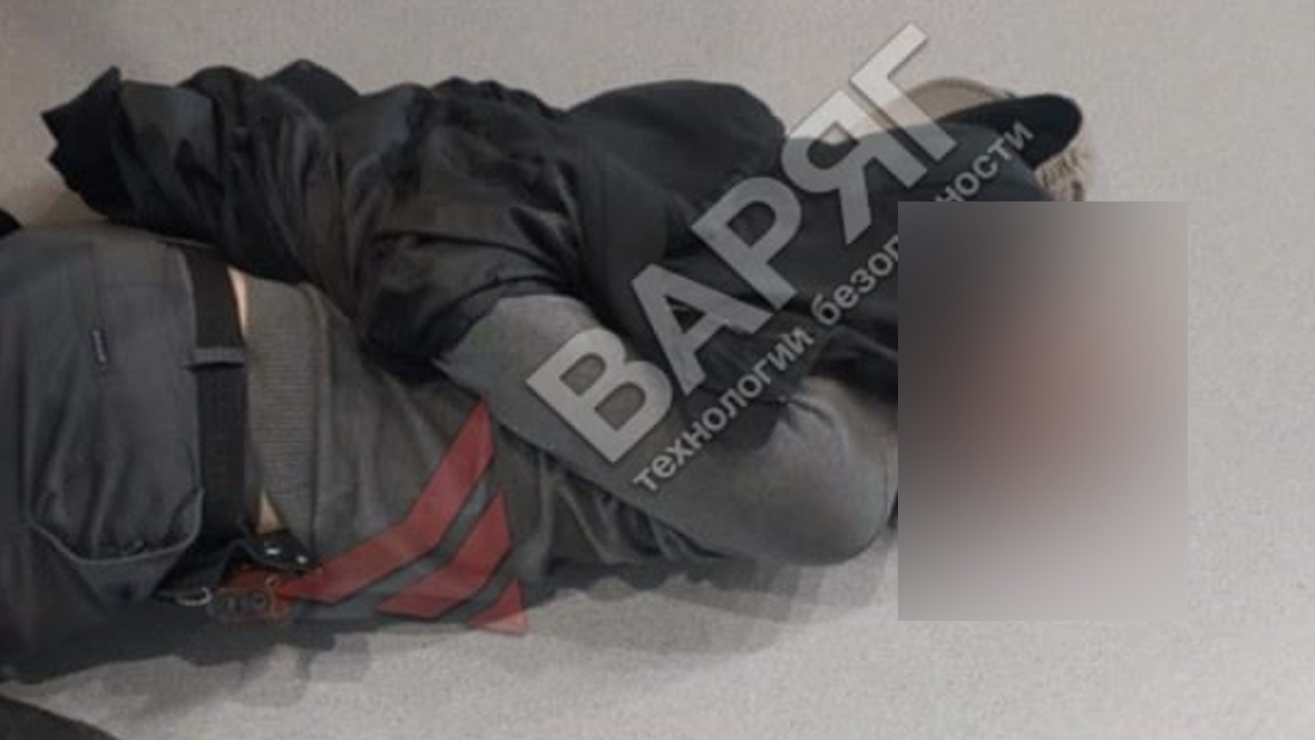 Пришел с пистолетом за юридической консультацией!