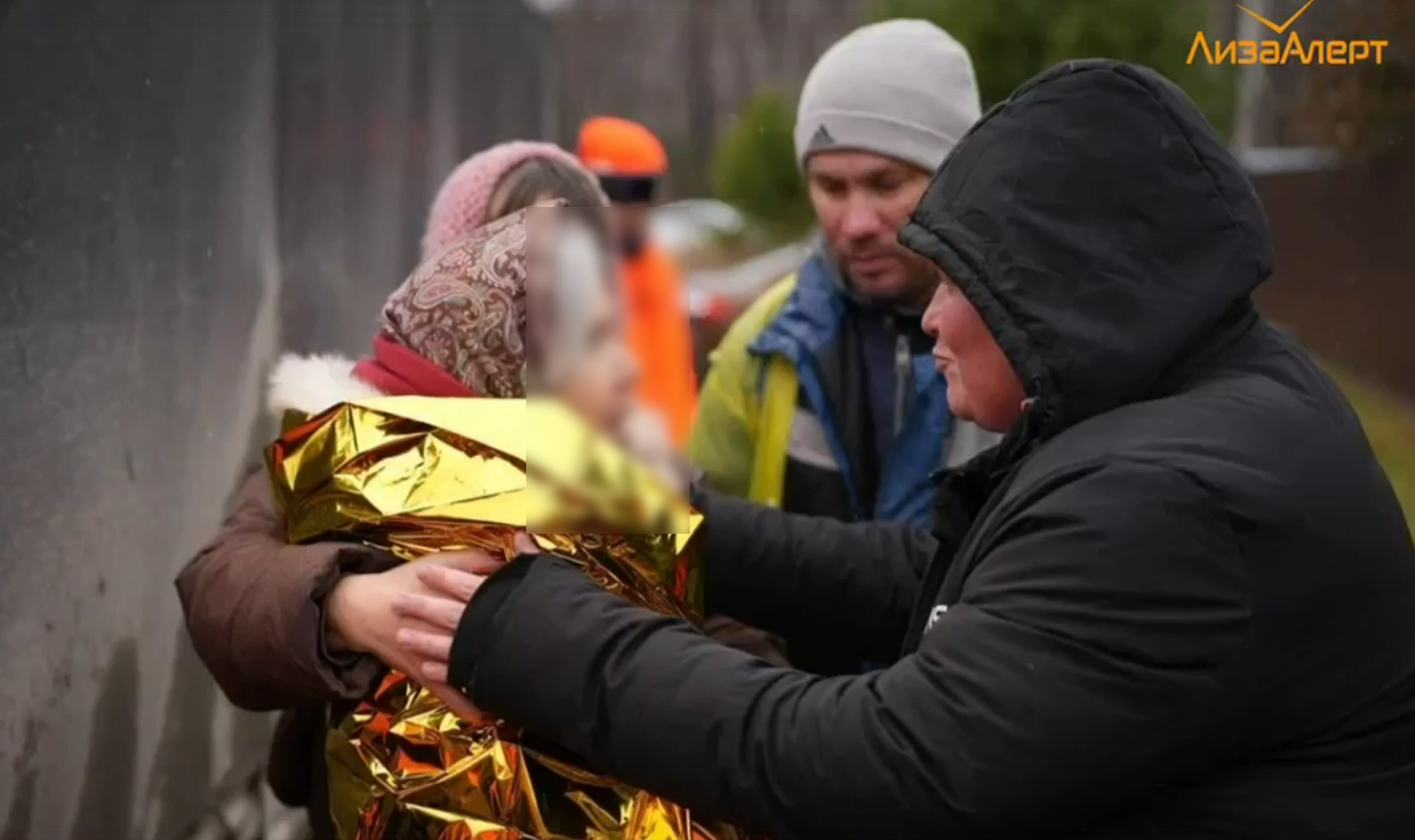 Стало известно, как несколько суток выживала в холодном лесу пенсионерка
