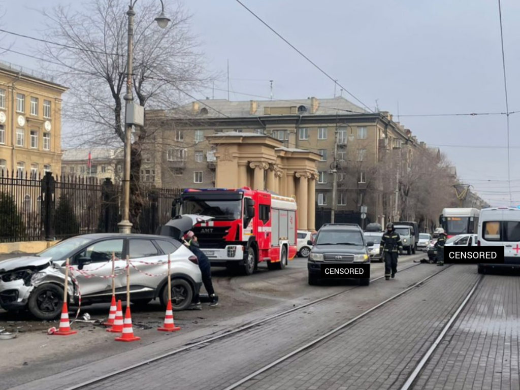 Таксист влетел во внедорожник! Есть пострадавшие 