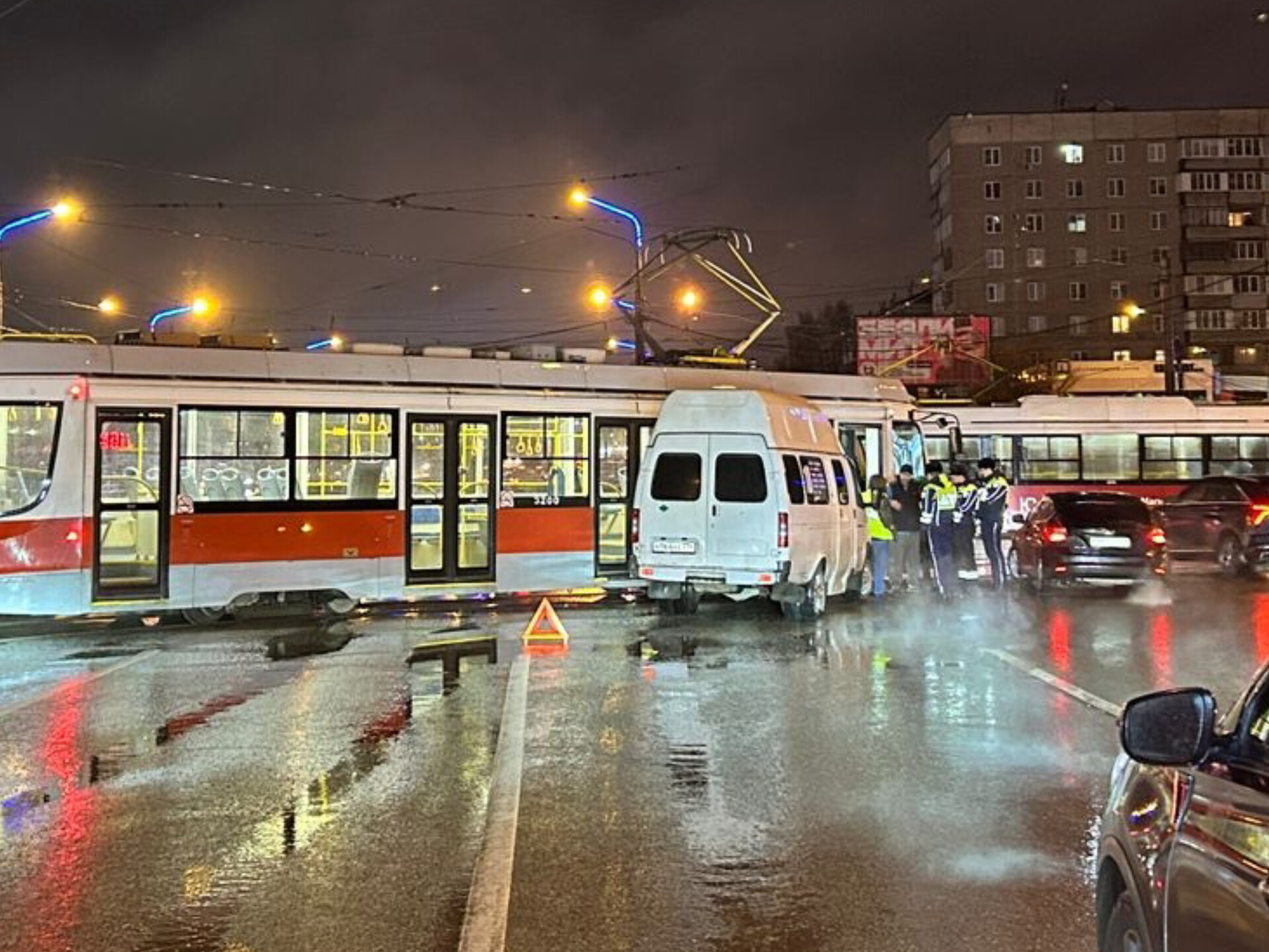 Маршрутка влетела в трамвай в Магнитогорске