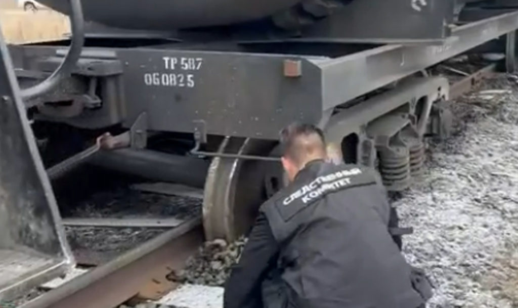 Вагоны с бензином сошли с рельсов в Челябинской области