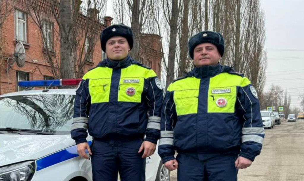 Полицейские спасли жизнь водителя