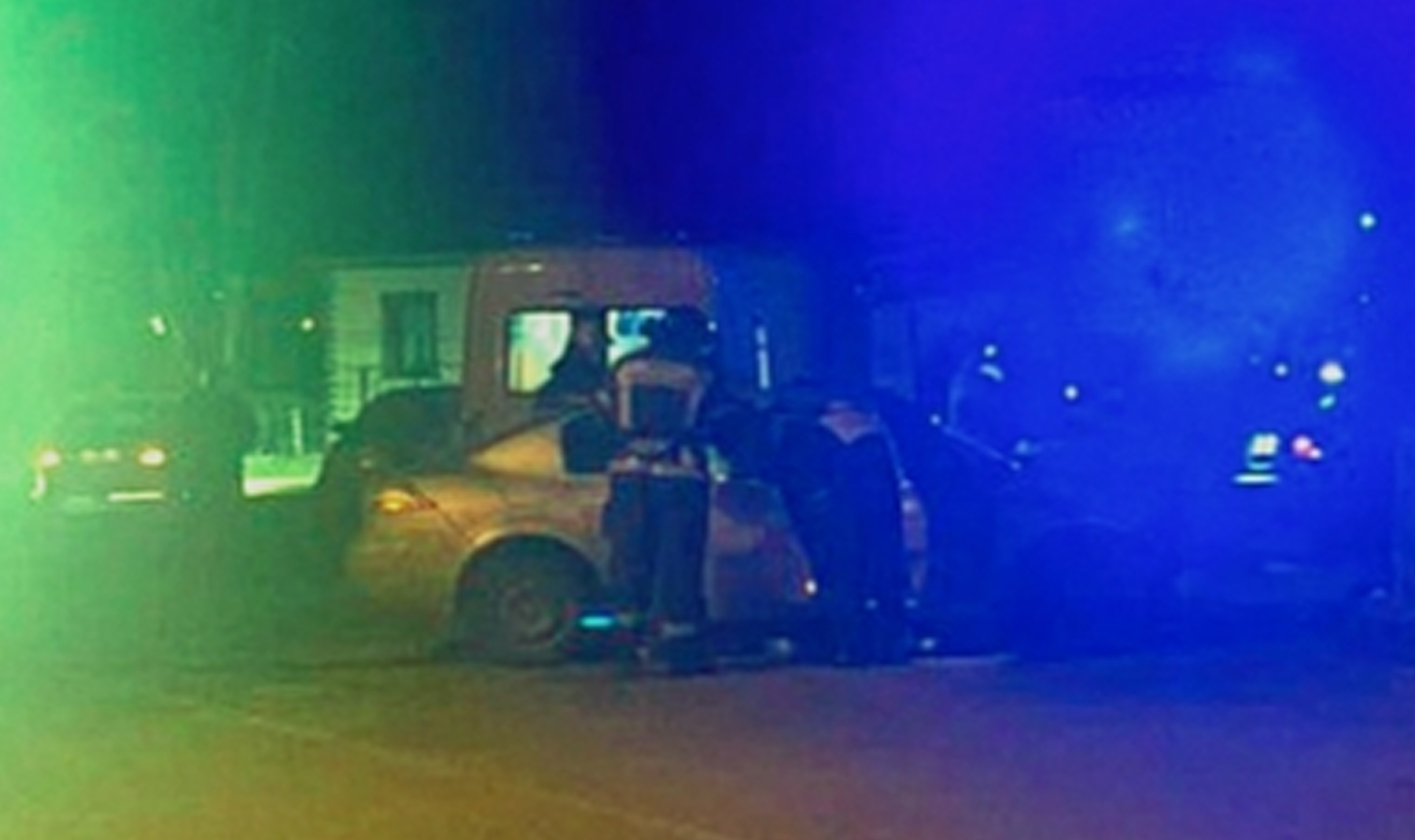 Машина врезалась в стену! Авария в Кыштыме