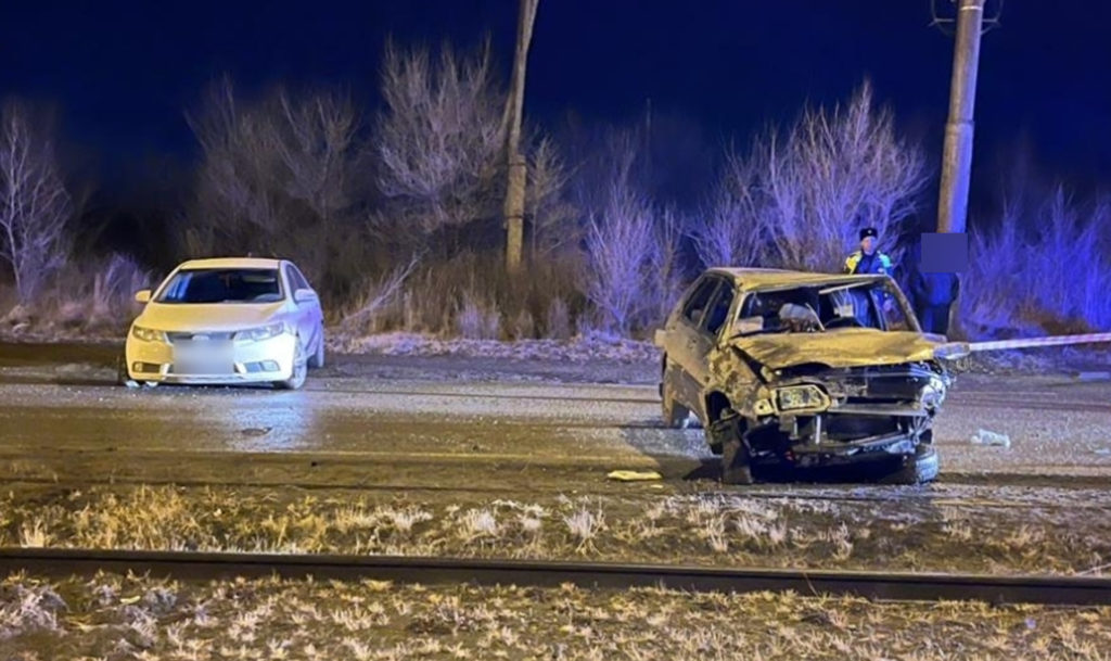 Легковушка перевернулась в Магнитогорске!