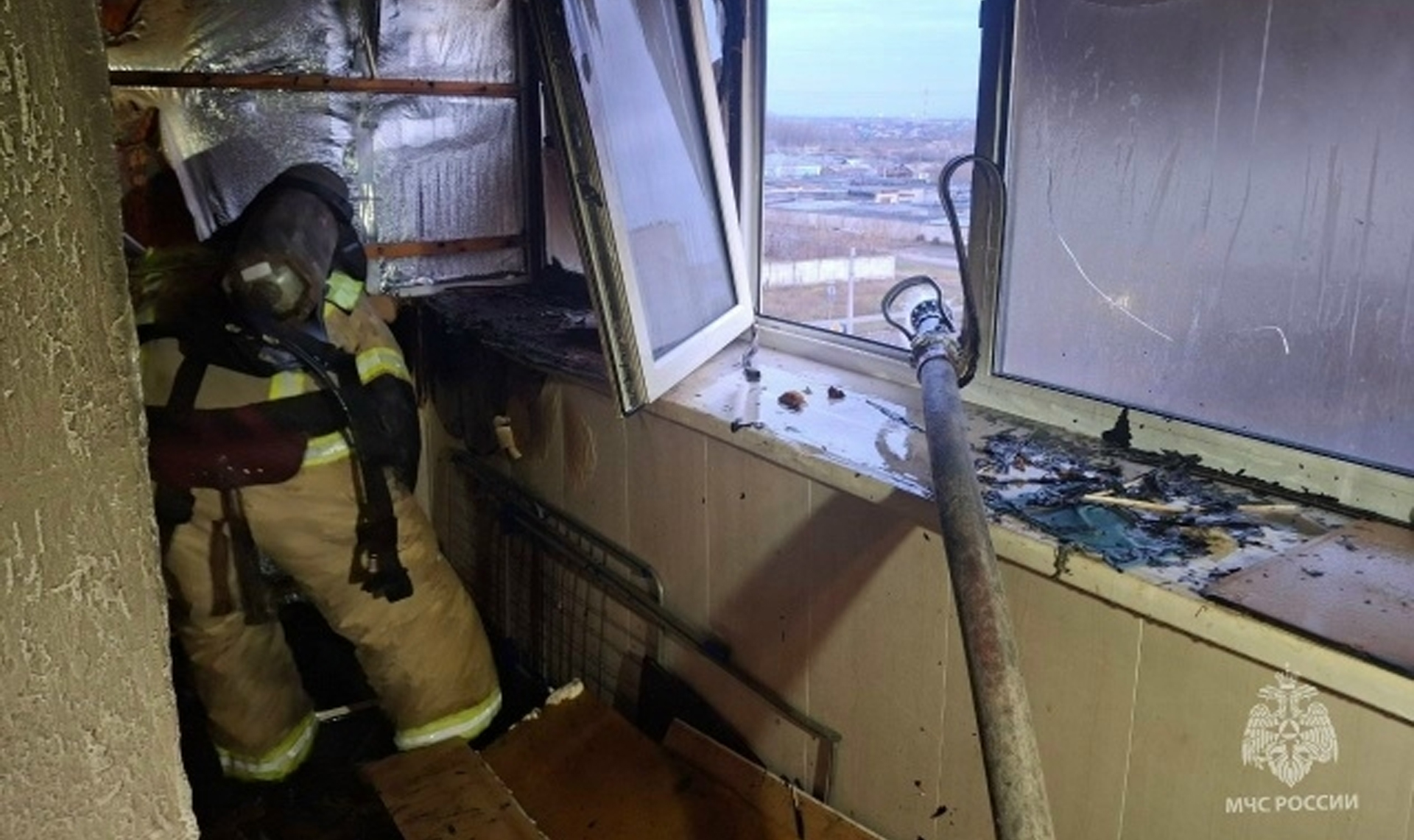 Электрика подвела?! Балкон сгорел в одной из квартир троицкой многоэтажки