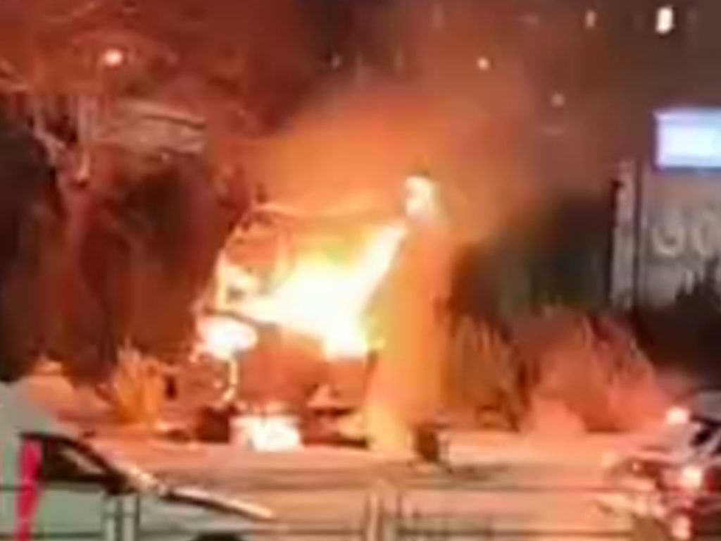 В Миассе сгорели елки!