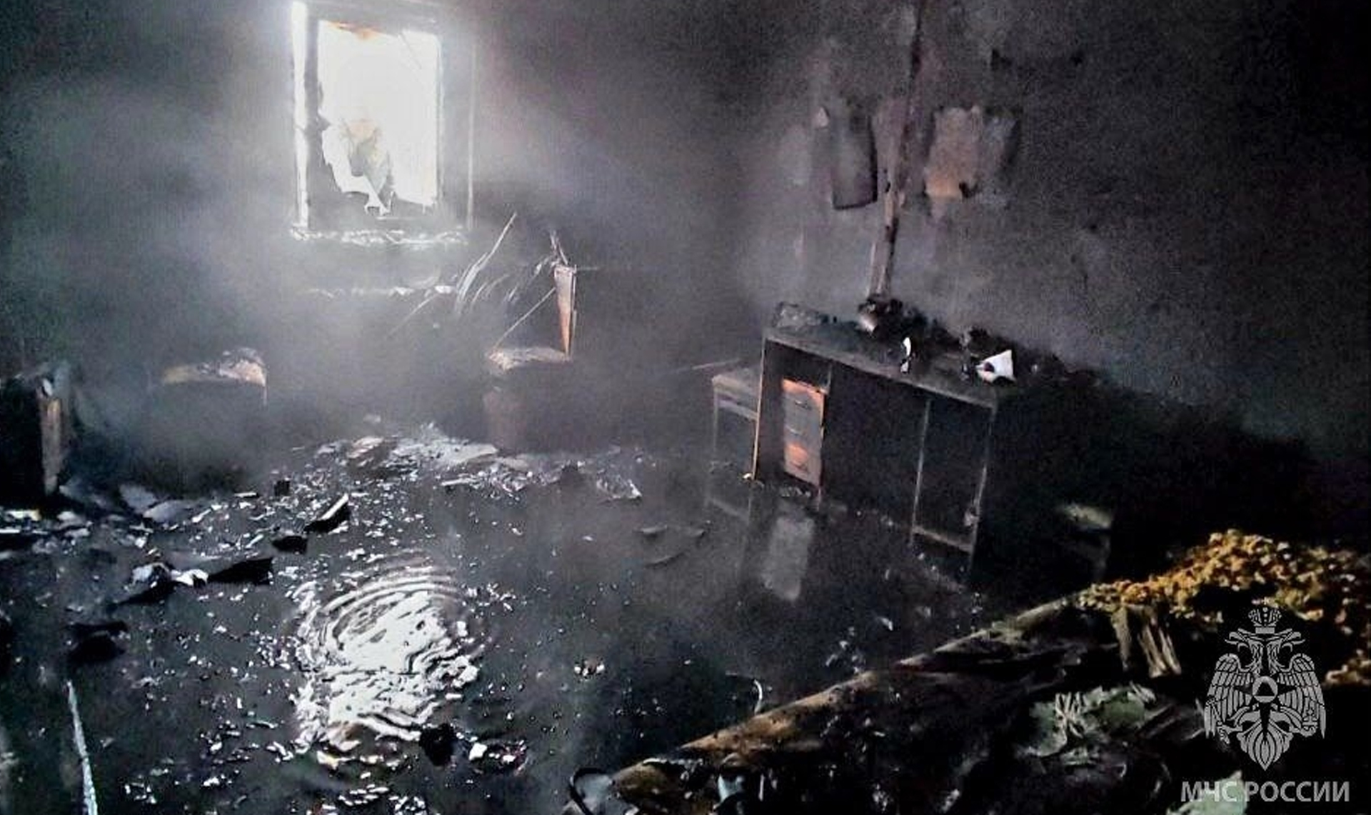 Пожар в частном доме на улице Комарова в Челябинске