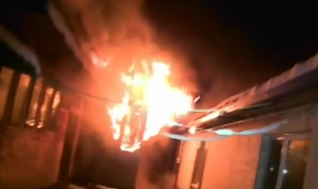 Растопилась так, что вспыхнула огромным кострищем!