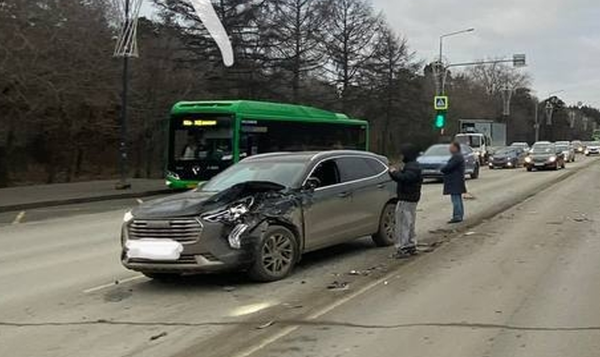 Сразу 4 машины разбились на улице Худякова