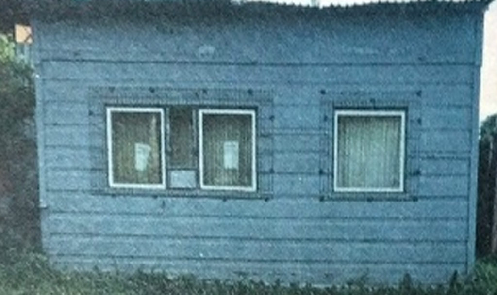 Незабываемых видов ларек, бизнесмен оставил, видимо, как памятник своему делу