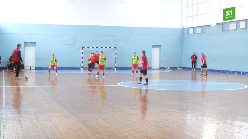 Футболистки из Челябинска