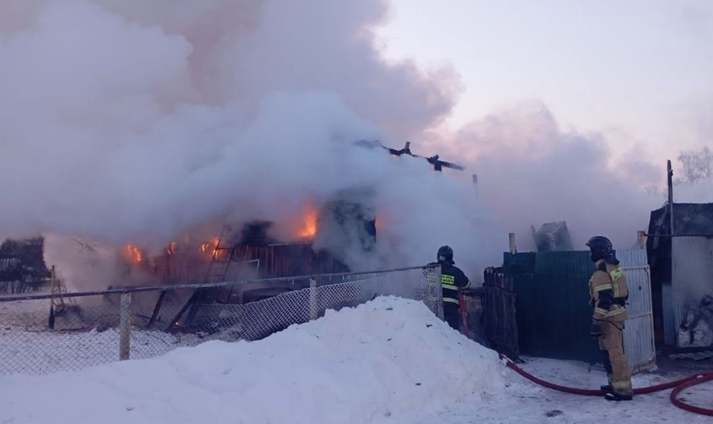 В посёлке Целиный случился пожар в жилом доме на улице Лесная