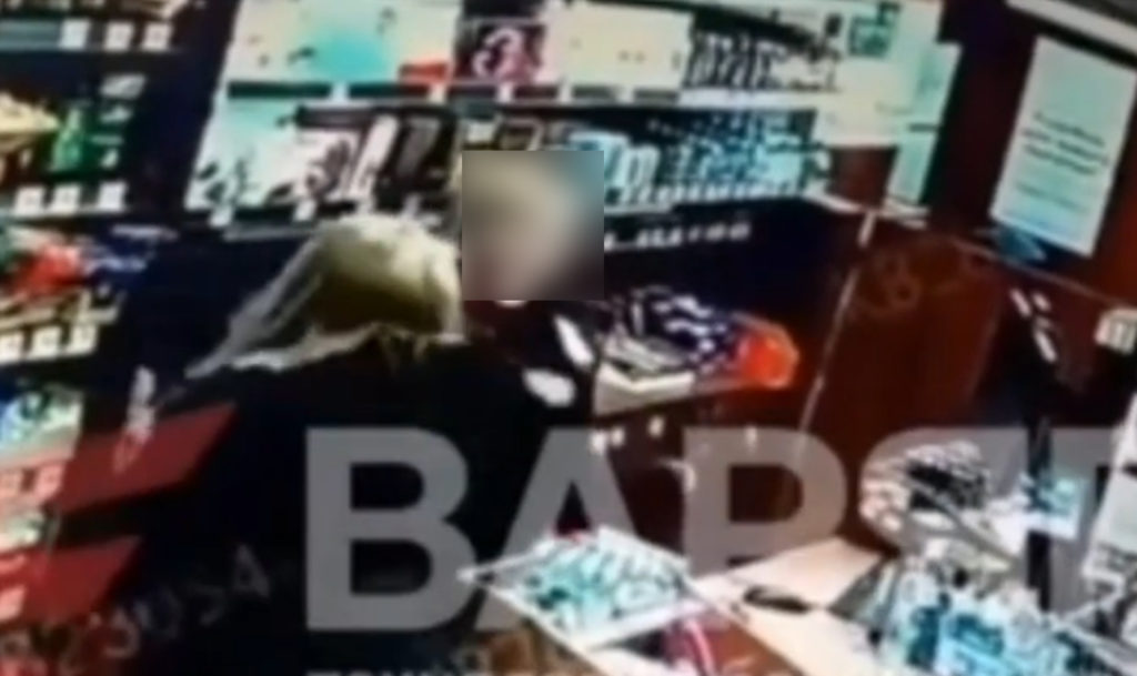 Дралась с персоналом и воздухом! Дебоширка напугала работников челябинского алкомаркета