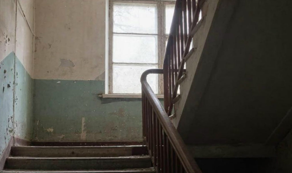 Поножовщина на лестничной клетке!