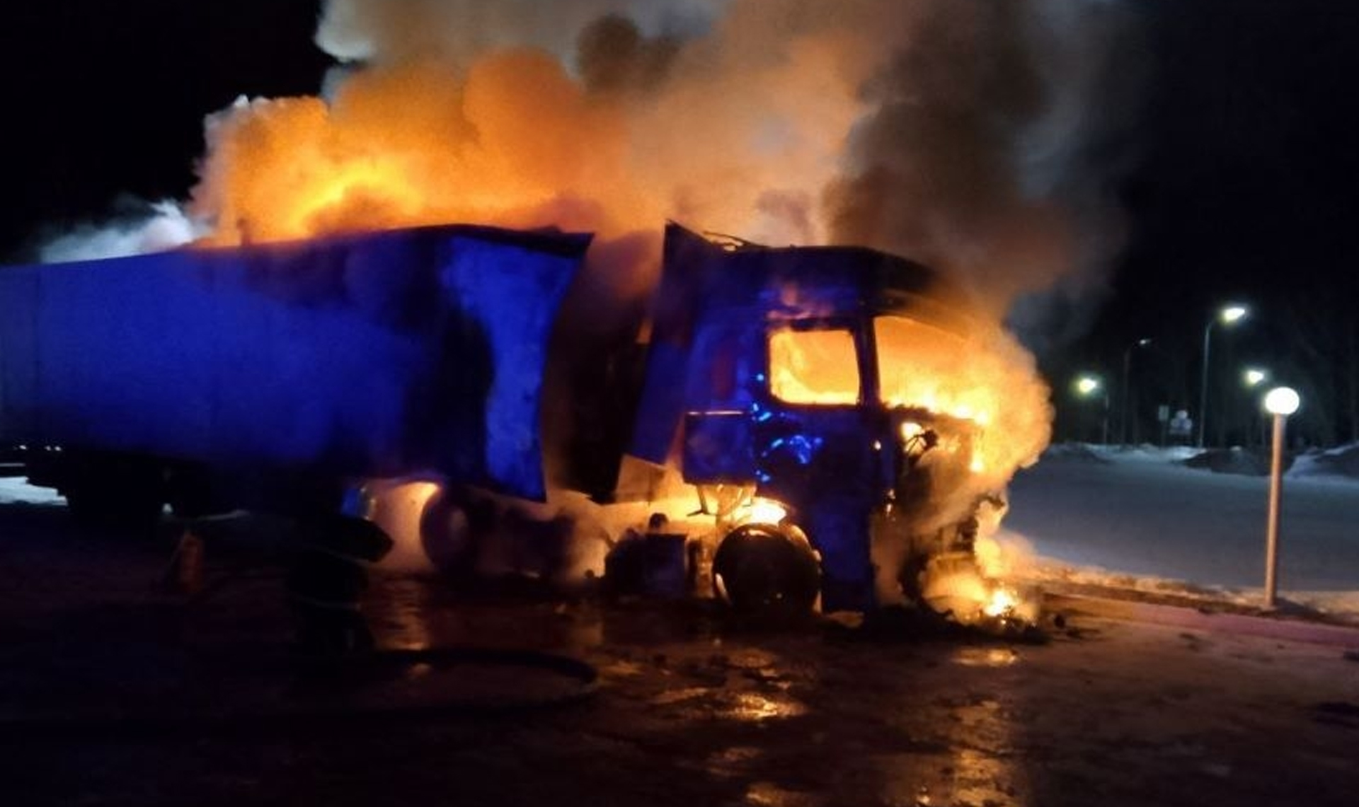 Подробности происшествия с фурой, которая сгорела на трассе в минувшие выходные
