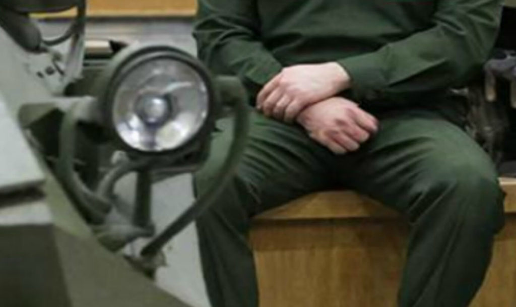 Солдат прогулял уроки вождения и сел на 25 суток