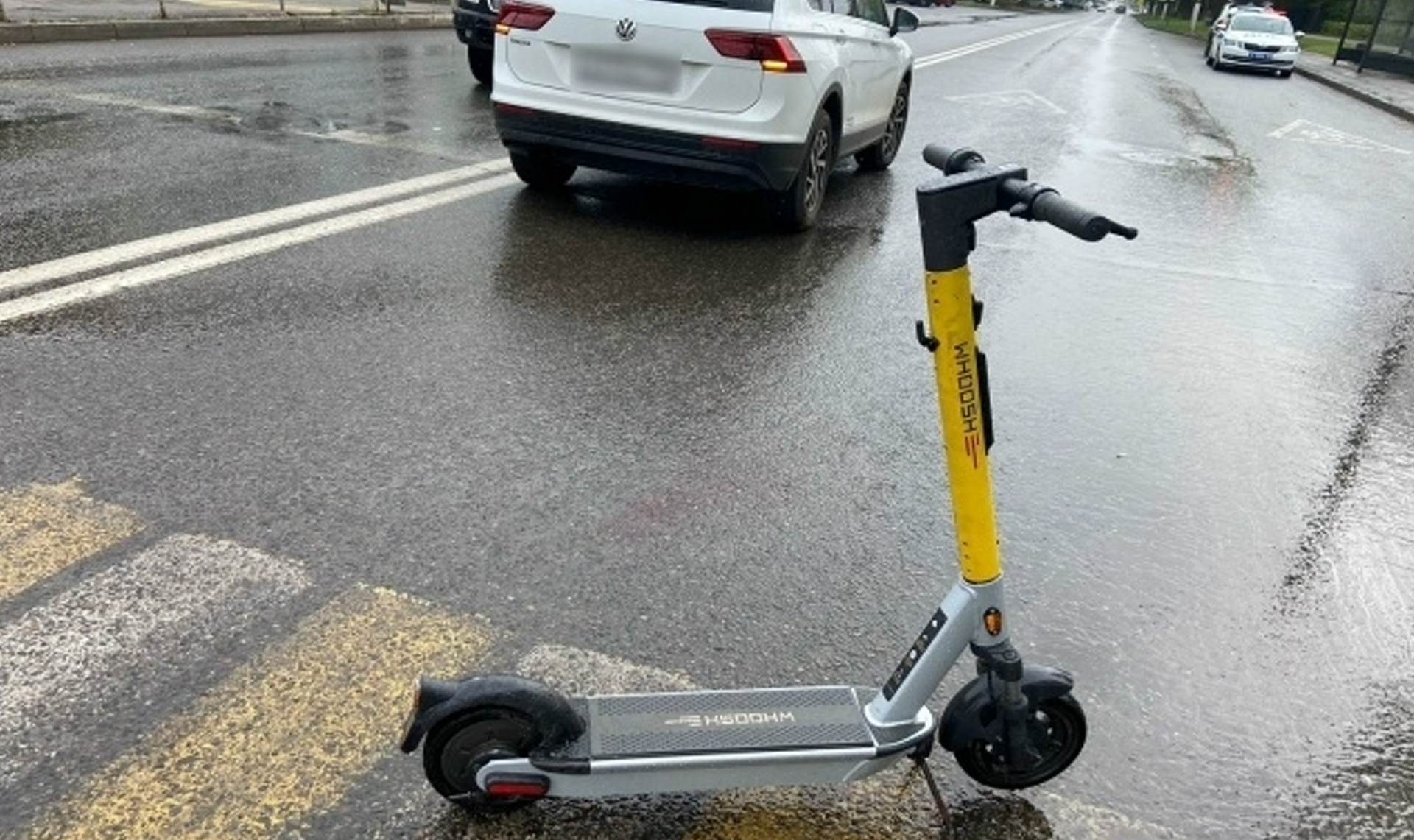 Полицейские разыскивают очевидцев ДТП с участием электросамоката и иномарки