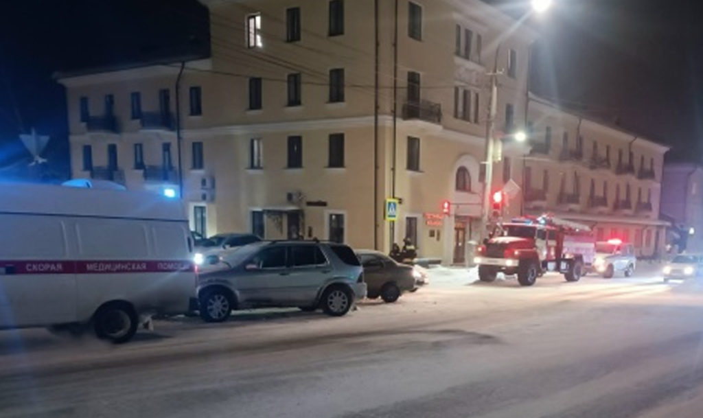 Автоледи на "Мерседесе" отправила в больницу 3-летнего ребенка