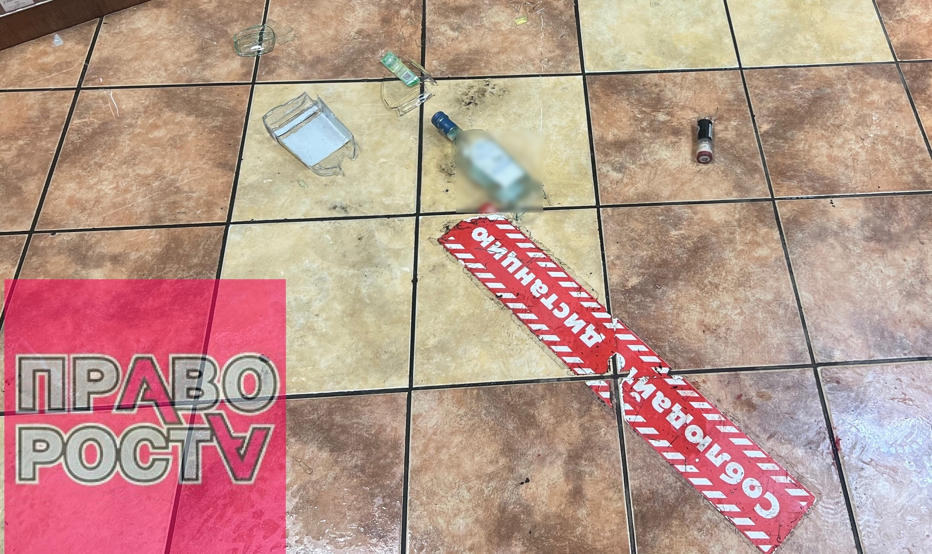 Угрожали персоналу и требовали с ними выпить!