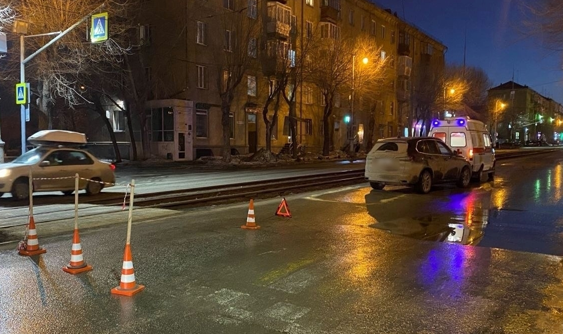 Пожилой водитель на "БМВ" сбил человека