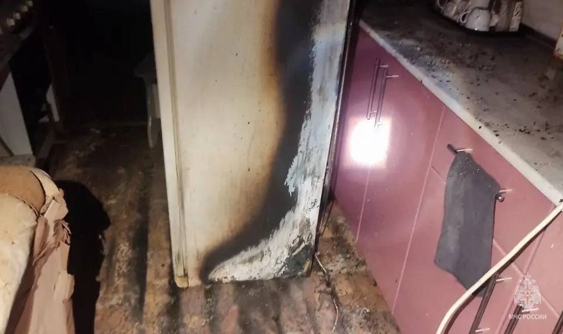 Подвел холодильник? В Троицке случился пожар в многоквартирном доме