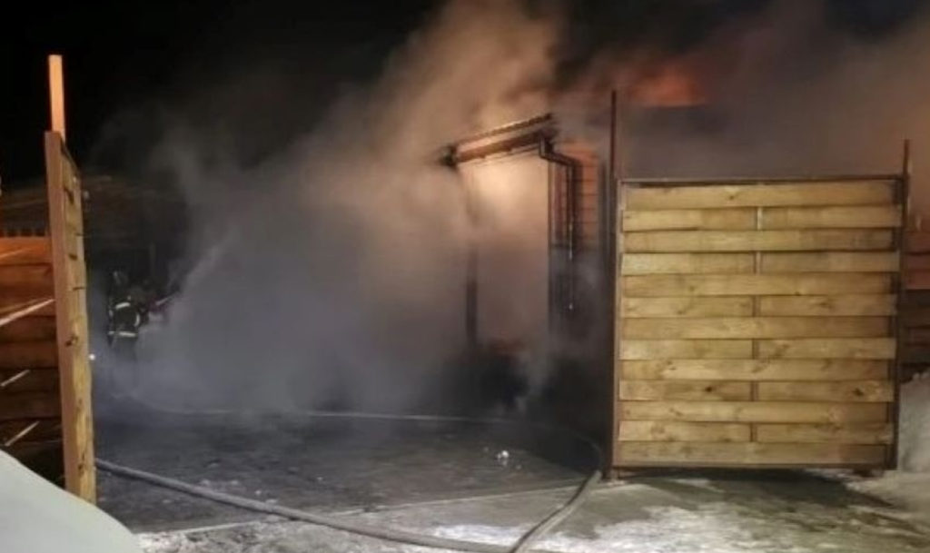 Жилой дом сгорел в селе Воздвиженка, что в Каслинском районе