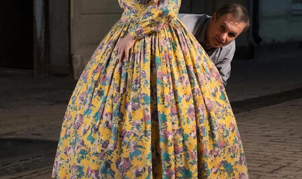 Пособие мужчинам, как не надо делать: челябинец не платил алименты и прятался за мамкиной юбкой!