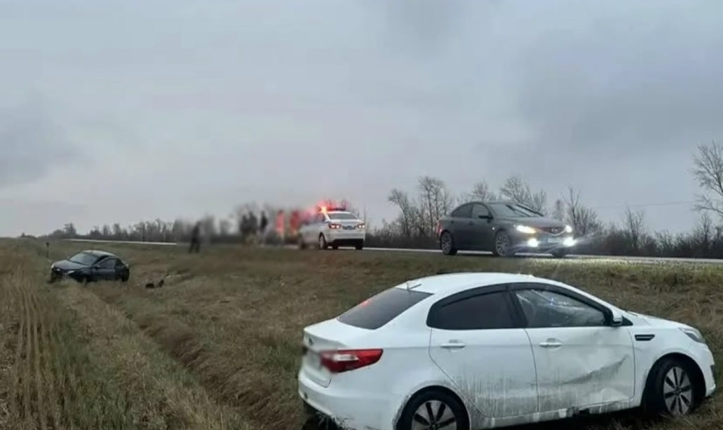 В Челябинской области две машины улетели в кювет!