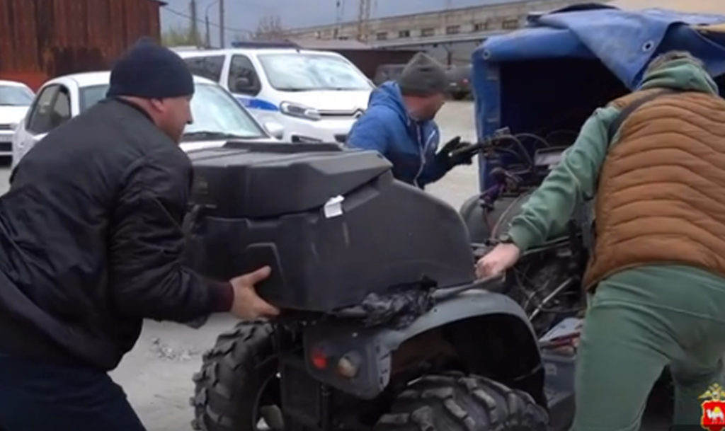 Полиция поймала троих похитителей внедорожной техники!