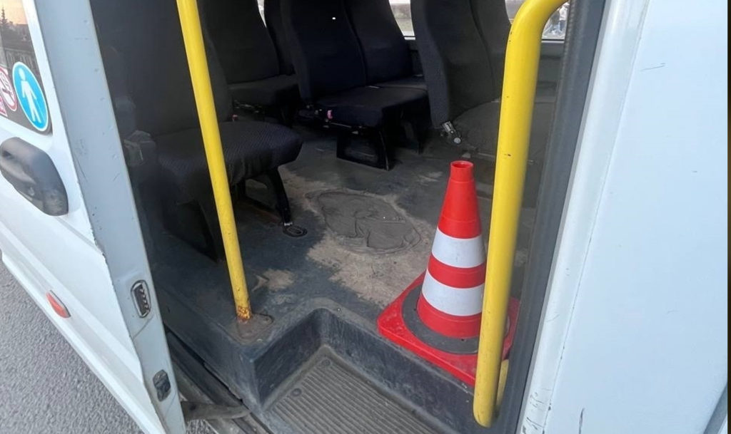 Пожилая пассажирка скончалась через несколько дней после падения в маршрутке!