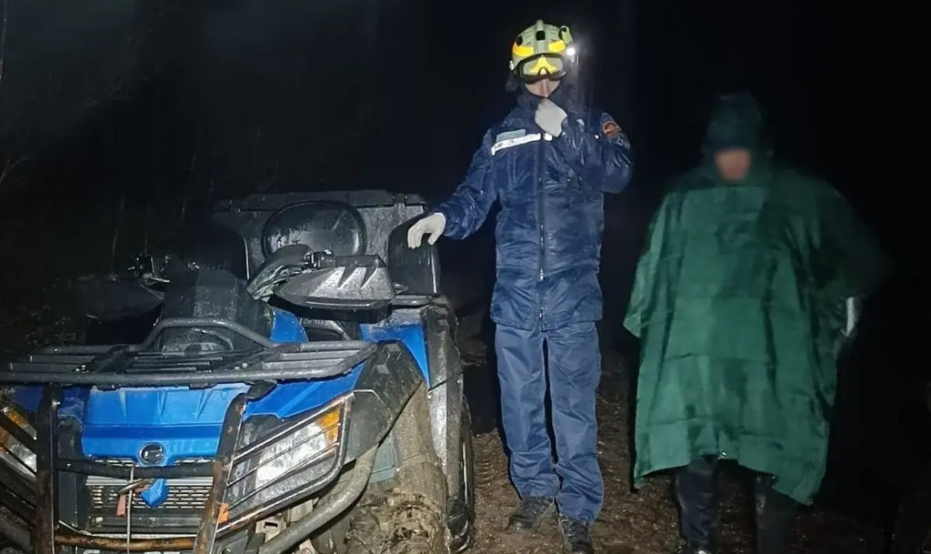 Покатушки в непогоду с друзьями едва не стоили троим южноуральцам жизни