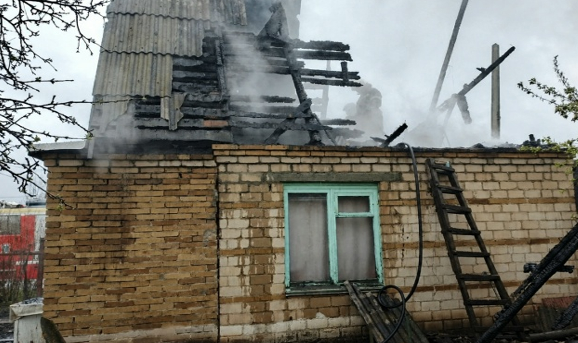 В Челябинске при пожаре на даче погиб мужчина