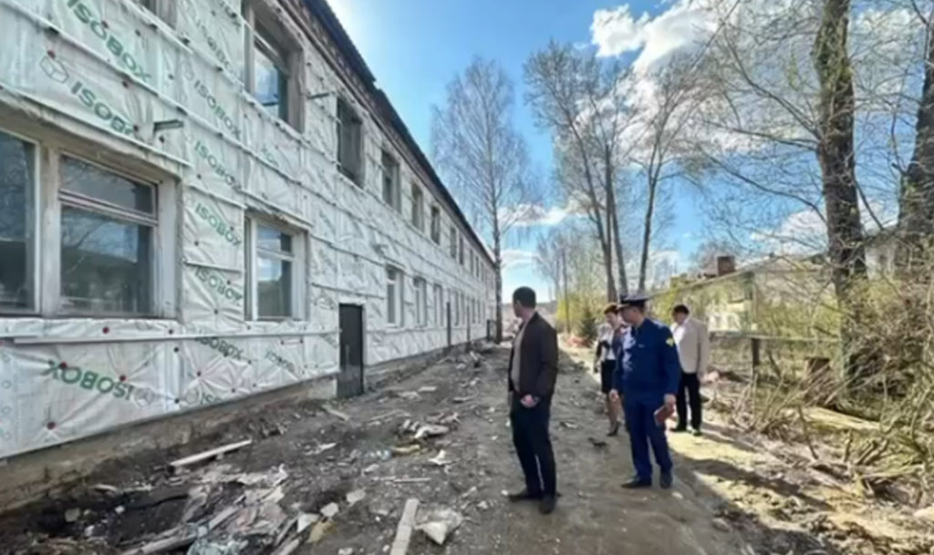 Прокуратура проверила, как идет капремонт садика в Верхнем Уфалее