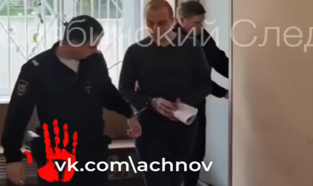 Как сегодня "АЧН" стало известно от СК, суд признал мужчину виновным в попытке убийства двух человек с особой жестокостью. Его приговорили к 12 годам заключения в колонии строгого режима, а после освобождения он ещё год будет находиться под надзором.