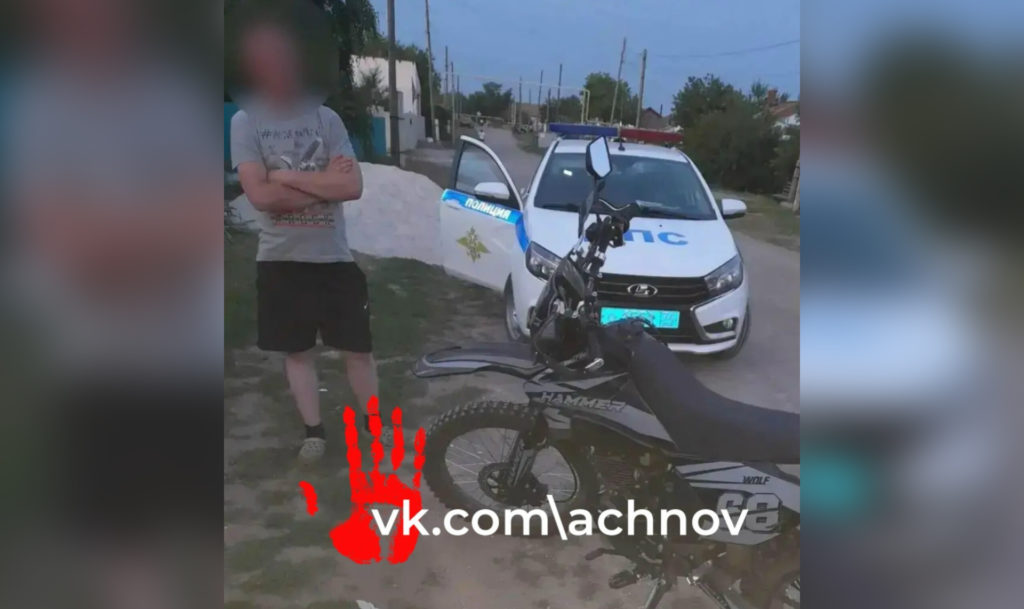 Он был пьян, без прав, номеров и шлема: в Варненском районе поймали 25-летнего мотоциклиста